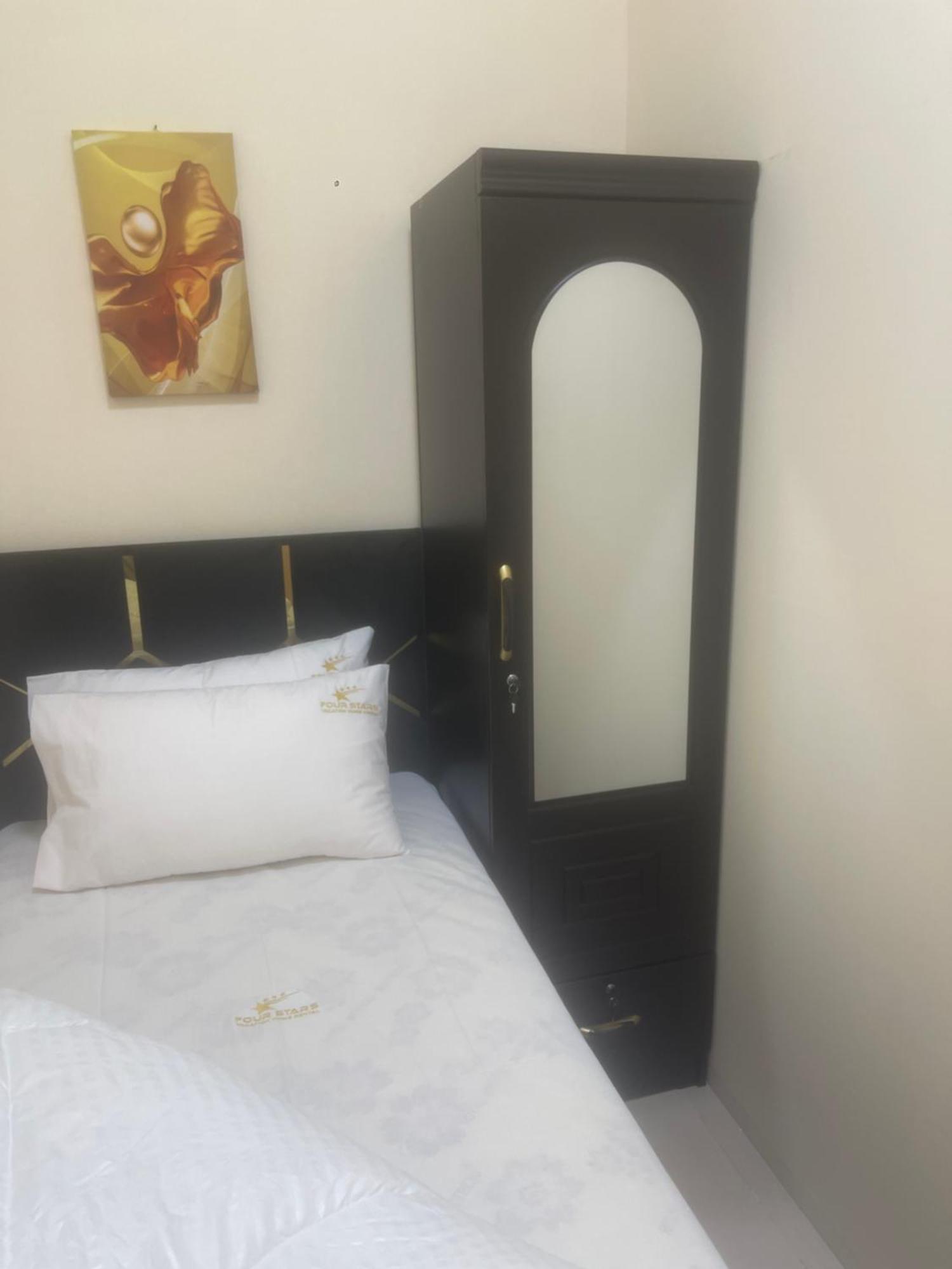 Four Stars Hostel Dubaï Extérieur photo