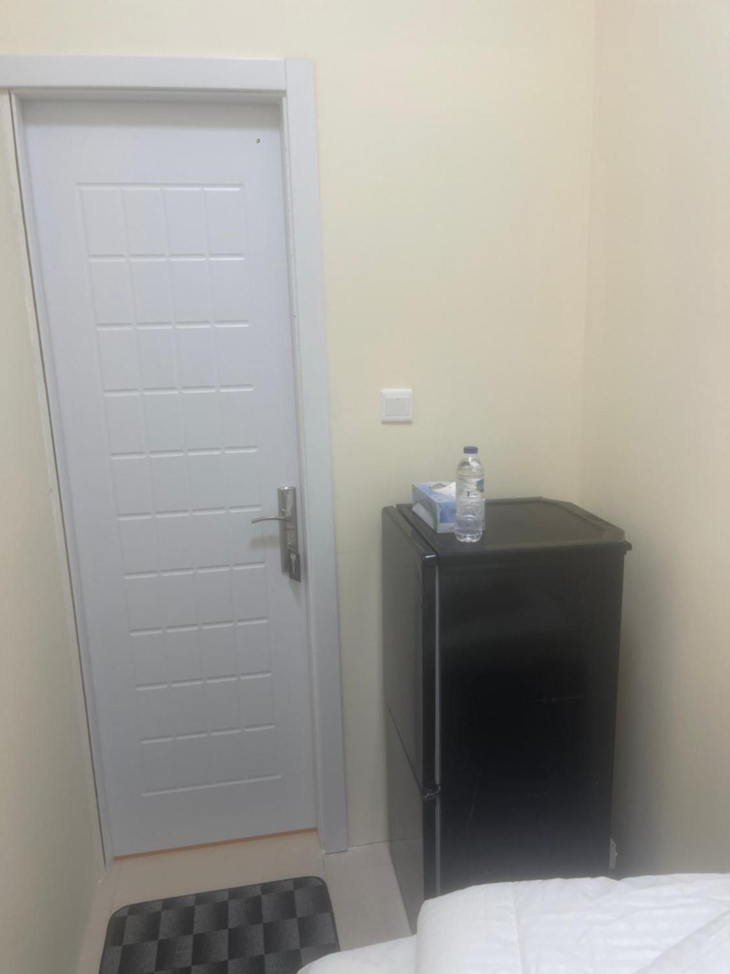 Four Stars Hostel Dubaï Extérieur photo