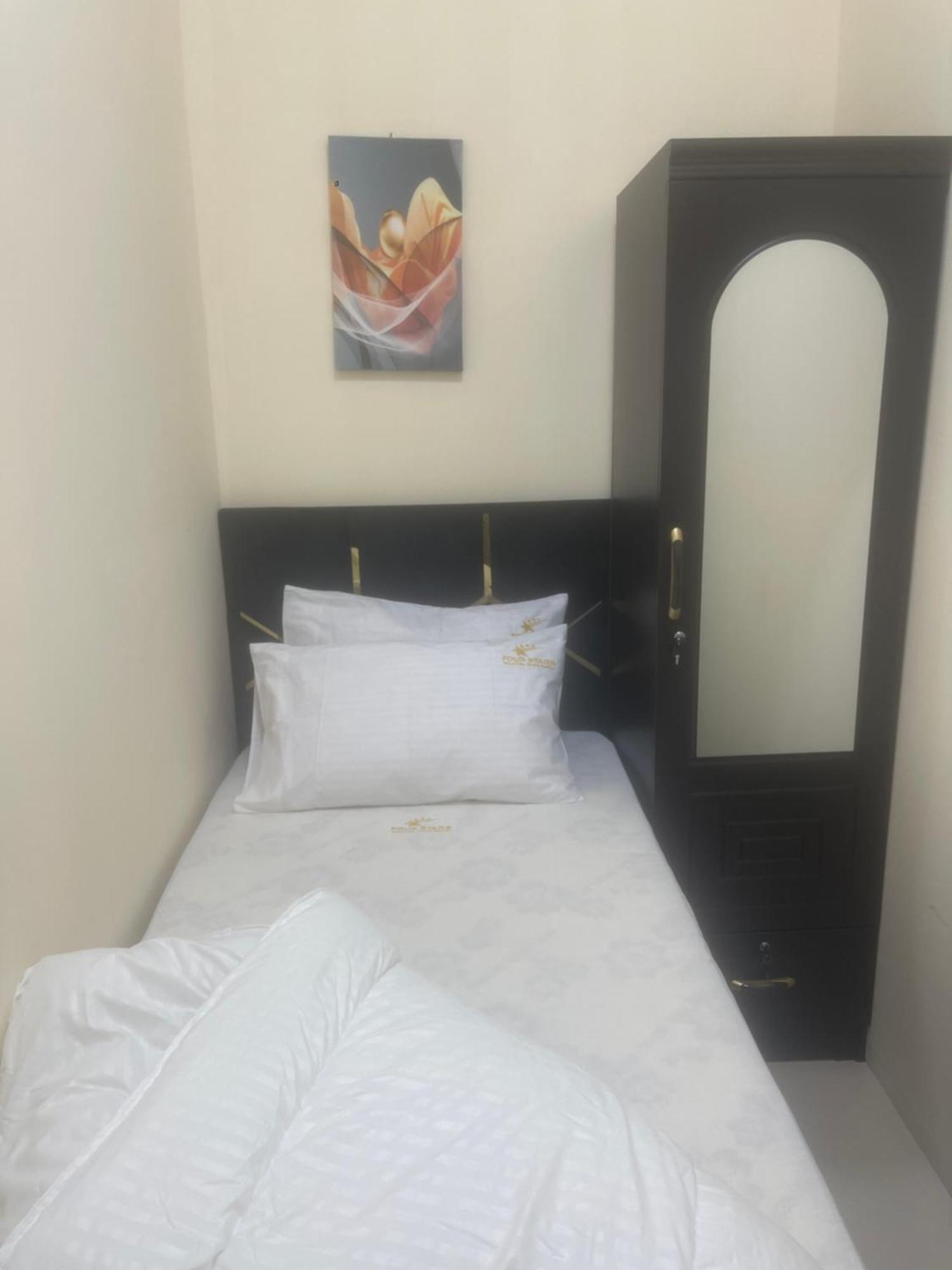 Four Stars Hostel Dubaï Extérieur photo