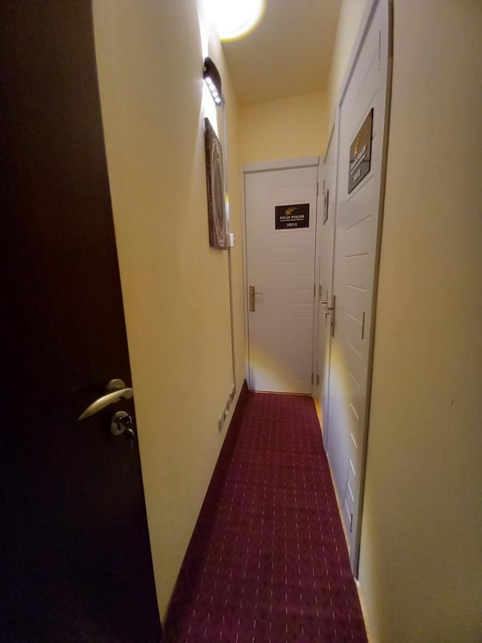 Four Stars Hostel Dubaï Extérieur photo