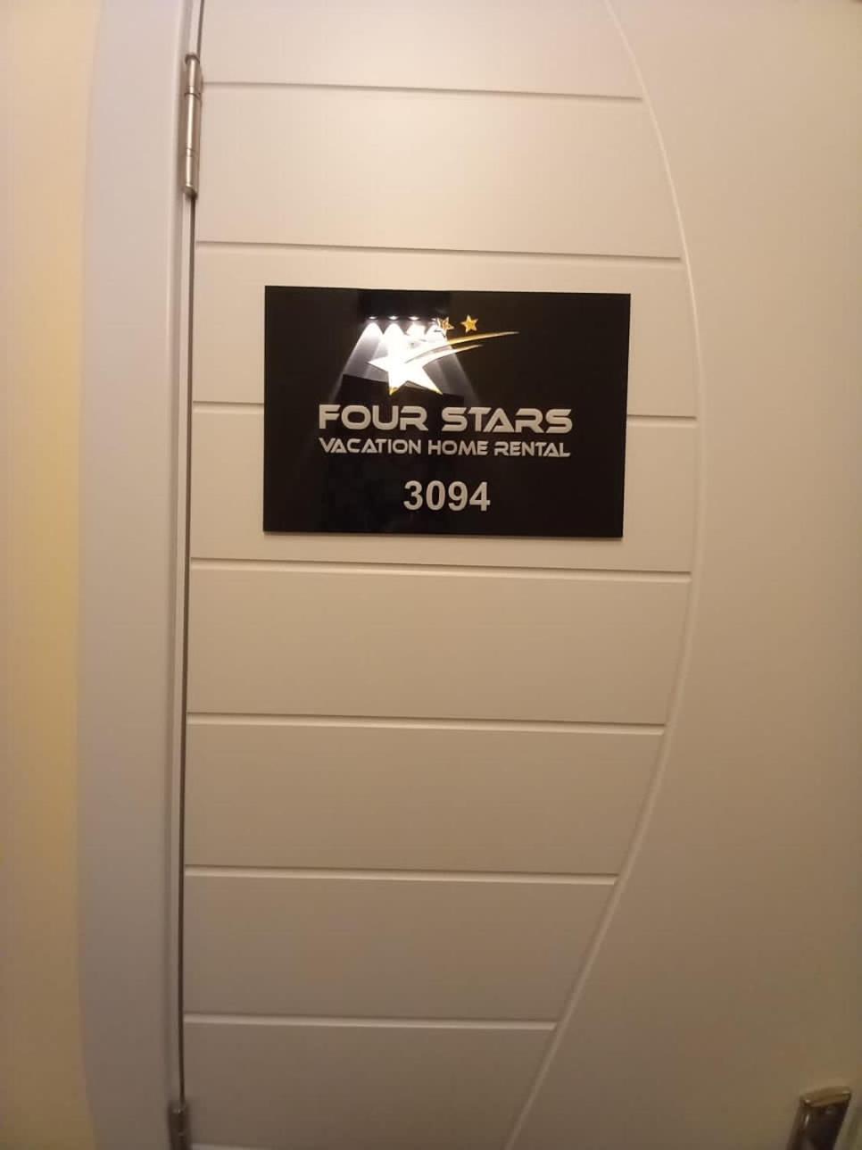 Four Stars Hostel Dubaï Extérieur photo