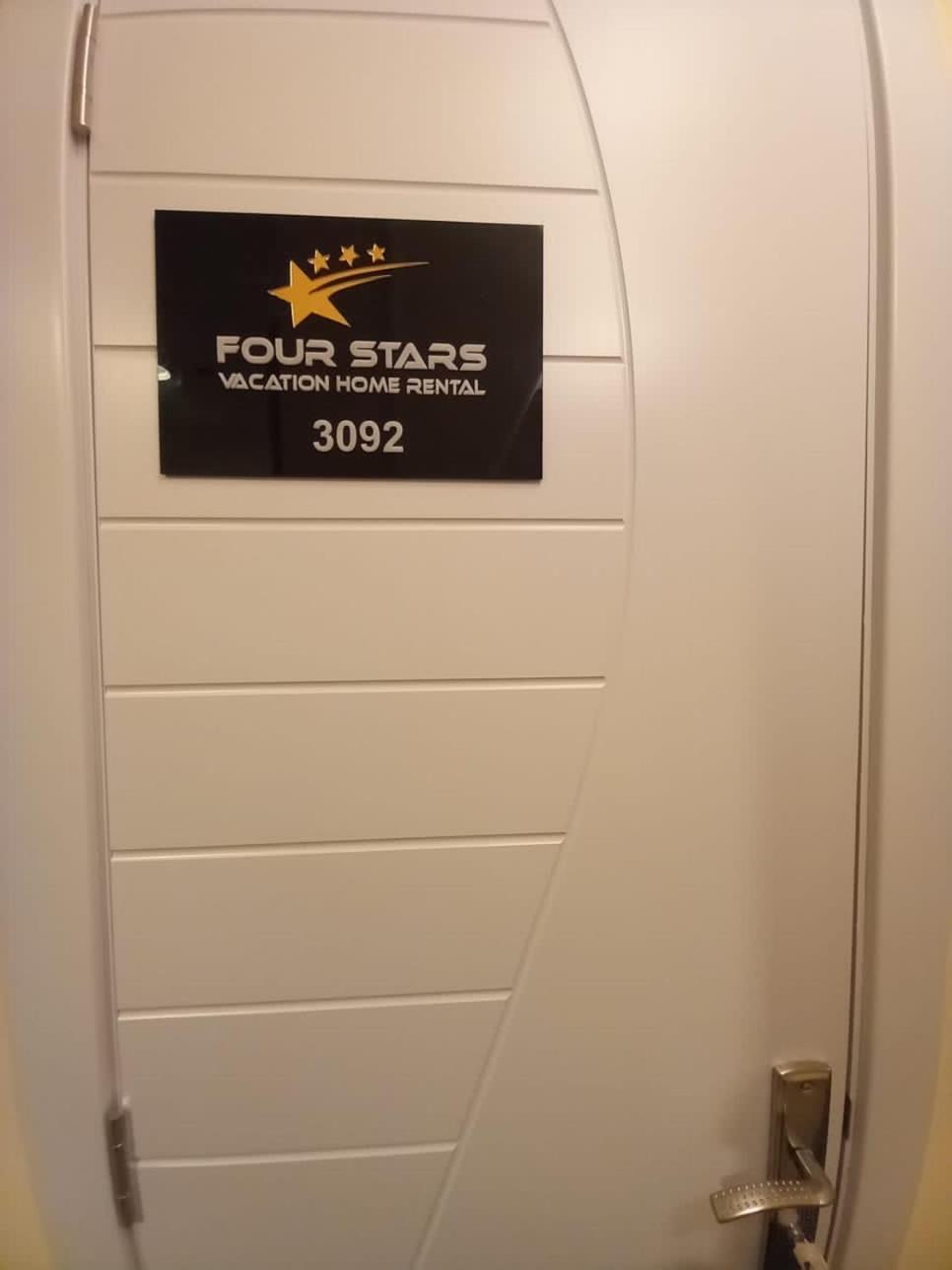 Four Stars Hostel Dubaï Extérieur photo