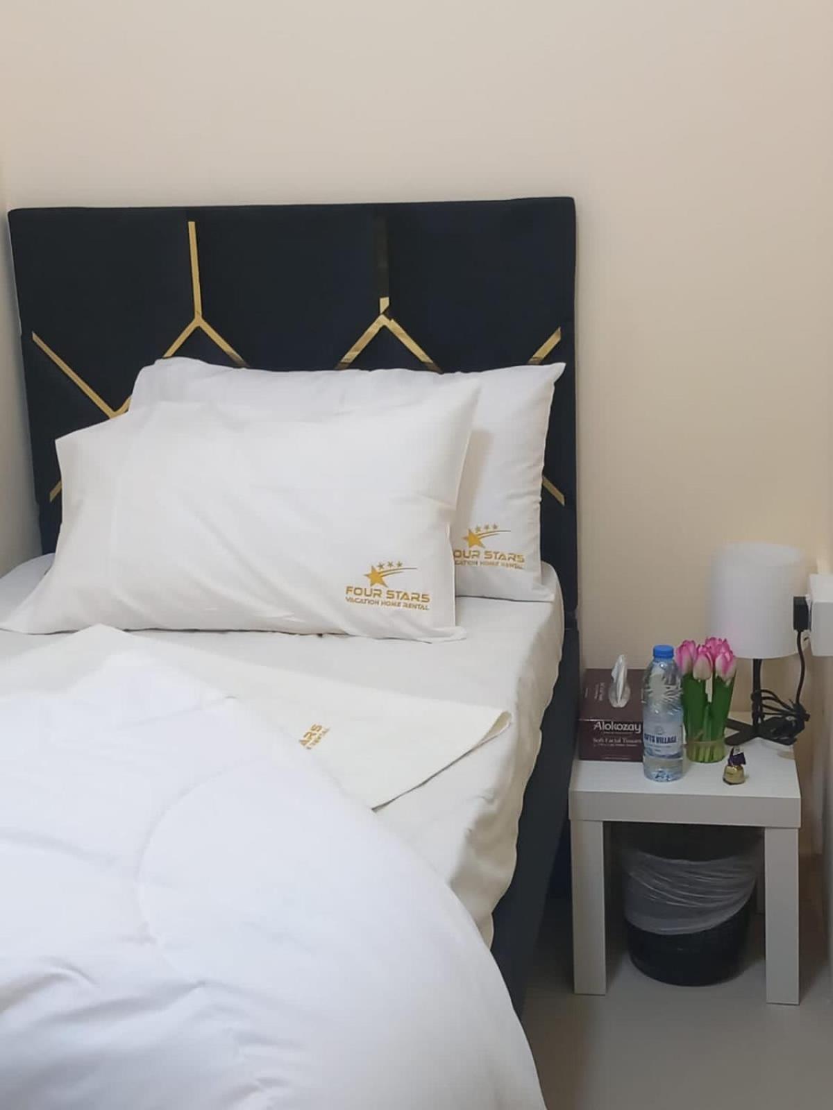 Four Stars Hostel Dubaï Extérieur photo