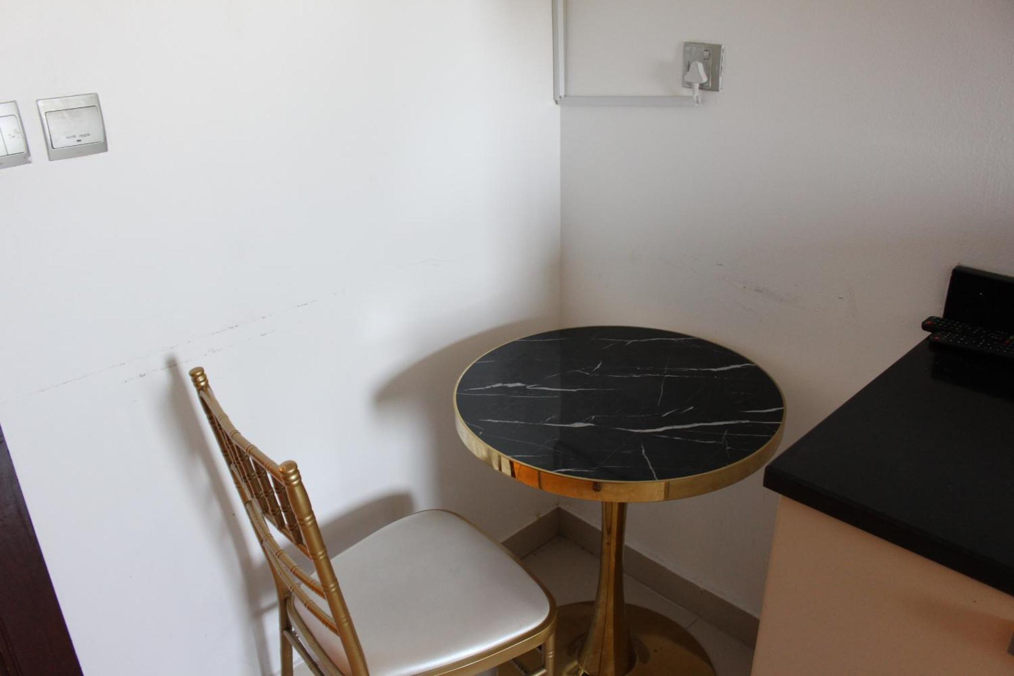 Four Stars Hostel Dubaï Extérieur photo
