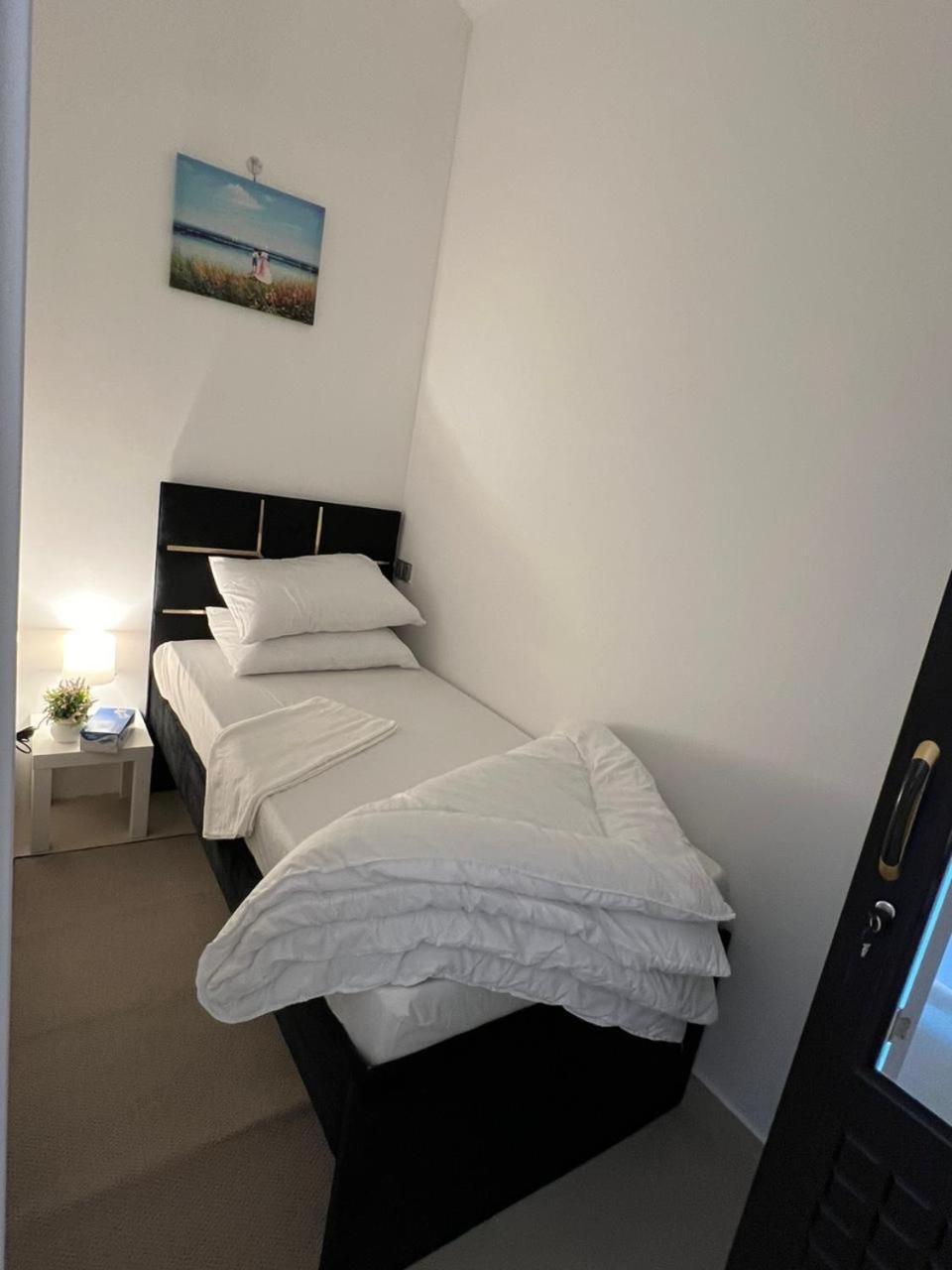 Four Stars Hostel Dubaï Extérieur photo